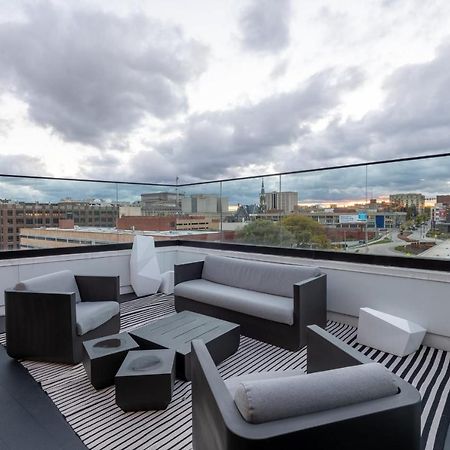 Modern 1Br Apt With Skywalk To Fiserv, Rooftop, And Parking Milwaukee Dış mekan fotoğraf