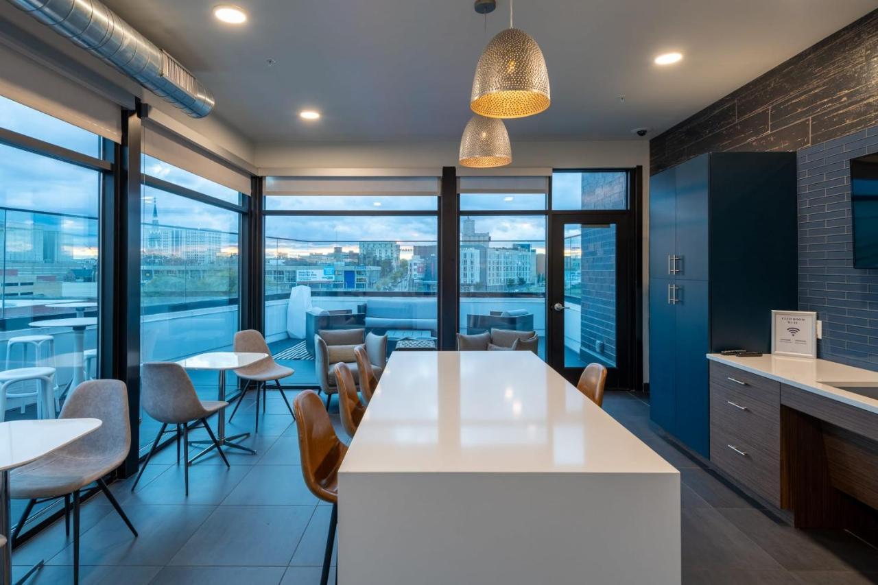 Modern 1Br Apt With Skywalk To Fiserv, Rooftop, And Parking Milwaukee Dış mekan fotoğraf